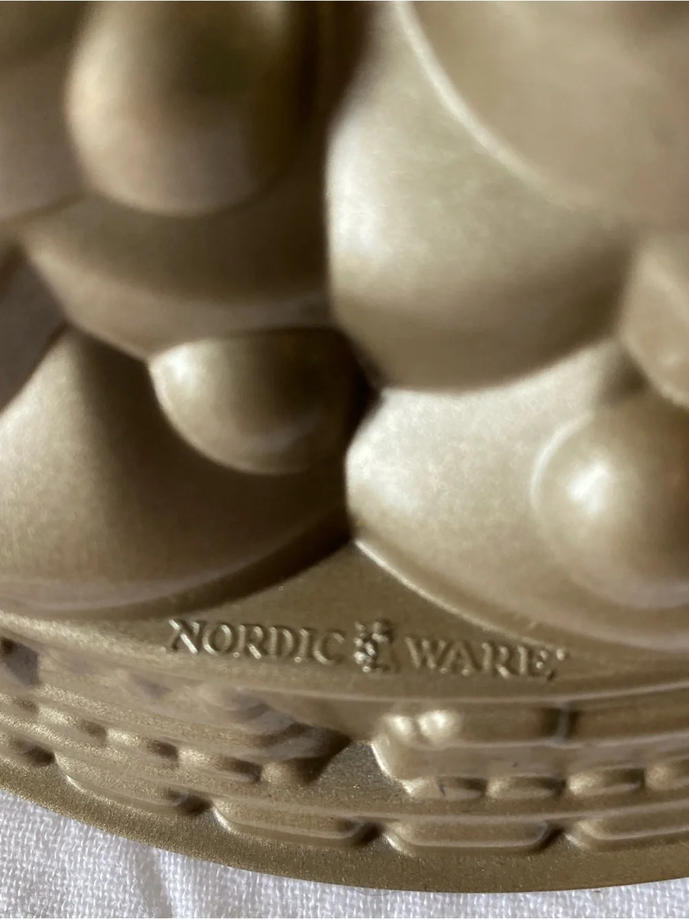 Nordic Ware Holiday Christmas Tree Bundt Cake Baking Pan 10 Cup Made in USA